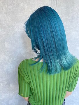 トリエ 川越(torie) ターコイズブルー×外ハネ×ダブルカラー