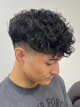 《*スペインカール*》ラフな動きと立体的な大きめなカールで外国人のくせ毛のような質感が特徴*[立川/韓国]