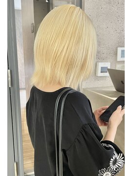 スライバイリアオオサカ(Sly By Ria OSAKA) 艶髪ブロンドヘア【大阪】【梅田】