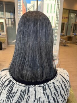 ビス リアン 川口店(Vis lien) 20代30代40代大人可愛い韓国風ブルーブラック透明感