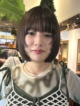 ラーサ(LaHzA) 大人ボブミニボブショートボブレイヤーボブ前下がりショートボブ