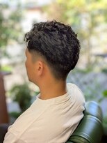 ナンバーエイト(number eight)&nbsp;20代30代メンズカットメンズ髪型刈り上げツイストパーマ