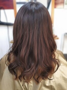 パサつかせない。質感最重視の技術で、自宅で簡単に再現できる理想のウェーブを再現します！