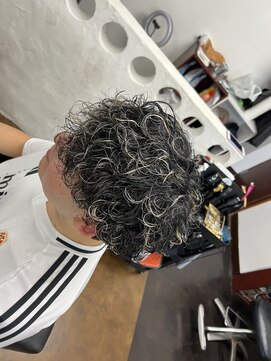 シャドウパーマ