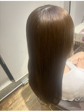 ディフィー 渋谷(defi) 湿気で広がりやすい髪には弱酸性縮毛矯正を!