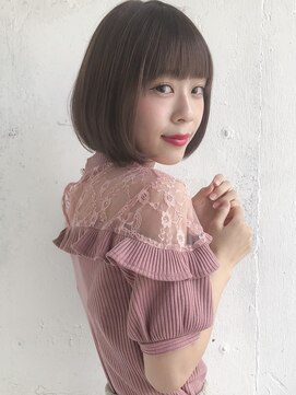 ルティア(Lutia) ワンカール ボブ グレージュ