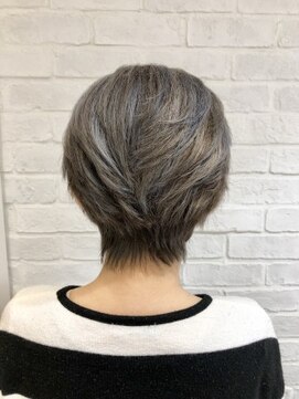 コム(com by neolive) ふんわりショート 2