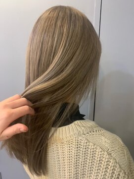 トッカ ヘアアンドトリートメント 難波店 柔らかベージュ
