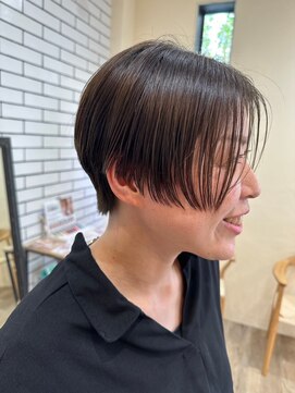 シフト(SHEEFT) 大人上品すっきりショートスタイル 暗髪ナチュラル