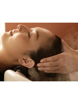 【福山・三吉】男女問わず人気のヘッドスパ☆頭皮のコリをほぐして血行促進♪癒しのひとときを…＊