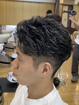 マキシム ナカイ(MAXIM NAKAI)&nbsp;メンズリバースパーマハイライトメッシュブリーチ刈り上げ