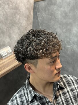 スウェルホワイト(SWELL WHITE) 短髪パーマ