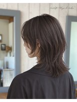カーディフ(Cardiff)&nbsp;こなれ感が出る、ダークグレージュのウルフミディ