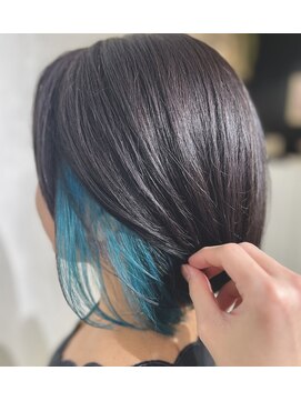 ワースホワイル(WORTH WHILE) 大人ガーリーダークアッシュミディアムレイヤーカットブリーチ