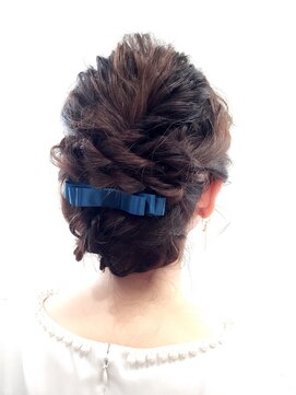 チームボス(Team BOSS) 編み込みシニヨンスタイル♪