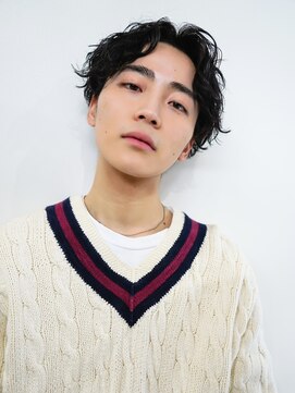 ウェイビーエフティフィフス 横浜西口(WAVEY ft.fifth) センターパート波巻きスパイラルパーマツイストスパイラルパーマ