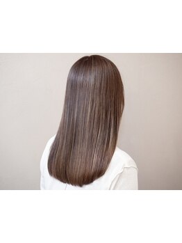 先を見据えた技術であなただけの似合わせスタイルをご提案！今もこれからも扱いやすさがずっと続く◎