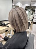 白髪ぼかしハイライト×切りっぱなしレイヤーボブ【30代40代】