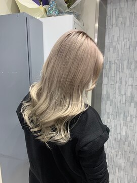 グラッジ 池袋(GLADGE) ホワイトカラー、ブリーチカラー、ダブルカラー