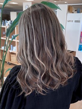 シャルムバイケンジ(Charm.by KENJE) デザインハイライトオージュアブリーチ外国人風コントラスト銀座