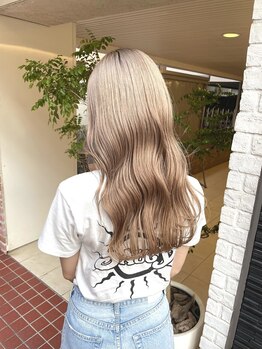 ローリン(Rolling)の写真/ハイトーンカラーで透明感を、CAPAのトリートメントで髪に最高のツヤを。髪質に合わせた配合でうるツヤ髪へ