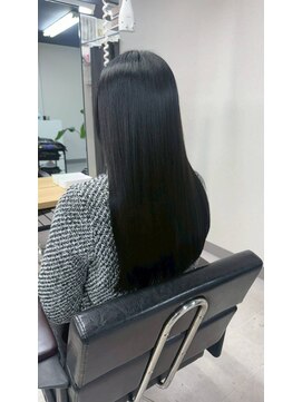 ファミリー(Family) 大人可愛い透明感グレージュエアストレート20代30代40代髪質改善