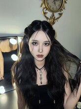 イェンホン 艶紅(Yan Hong 艶紅) 【#新宿美容室#ワンホンメイク#羽エクステ#ヘアアレンジ】