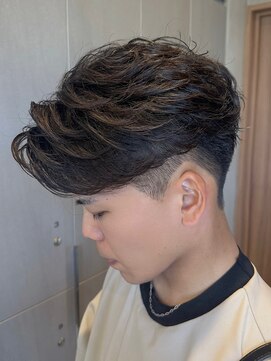 エリマバイフィフス 調布(elima by fifth) 調布センターパートニュアンスパーマフェザーパーマコンマヘア