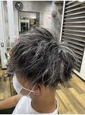 82. ハイライト/シルバーグレー/ツイスト/ショート