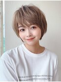 20代・30代大人可愛い小顔金髪ショートボブ丸み前下がり