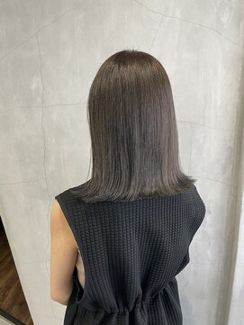 ティティ(TiTi) くすみカラー×大人グレージュカラー[TiTi_栗林れい]