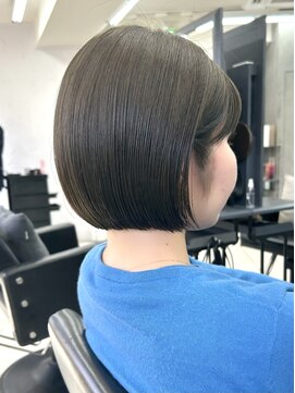 ヴェイン 渋谷(vain) ボブ/ミニボブ/切りっぱなしボブ/オリーブグレージュ