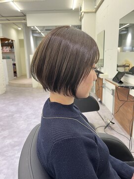 ノーティー(NORTY) 前下がりショートボブ/アッシュカラー/顔周りレイヤー/金山
