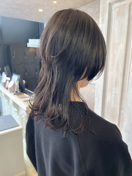 キャアリー(Caary) 福山人気ロングウルフマッシュウルフ顔まわりレイヤー20代30代夏