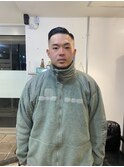 メンズ刈り上げ短髪七三分けスキンフェードバーバー