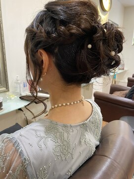 ルミエ 中野島(LUMIE) 結婚式のお呼ばれヘア