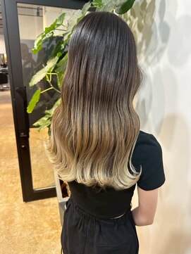 メリー オオサカ(Merly Osaka) 海外感漂うバレイヤージュ