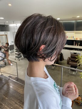 ヨルプラスディ(yoru+D) くびれショートボブ