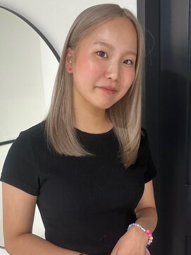 フリーク(FLEEK) ベージュカラー