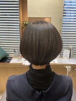 ウイバイファースト(u'i by first)&nbsp;カットはショートレイヤー カラーはナチュラルブラウン