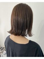 オクユキ(OKUYUKI) 外ハネでつくる切りっぱなしボブ