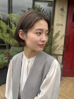 リリア(LILIA.)&nbsp;レイヤーボブ　オリーブベージュ　ミニボブ　ボブ