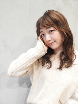 ロミ(ROMI) ☆ゆるフワベージュカラー☆ジグザクバングミディ