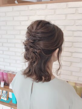 ケシキ ヘアメイク(kesiki HAIR MAKE) 波ウェーブ×ハーフアップ