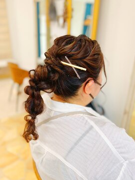 ウッドベル 東京駅前店(W’d BELL) 高めから編みおろし