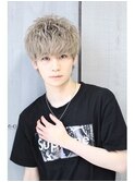 ハイトーンソフトツーブロック無造作マッシュ