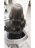 オリーブグレージュ