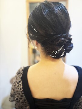 アトムテ(atomte) 綺麗め大人シニヨン*