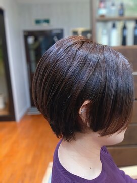 ヒア(HiA) ショートボブ