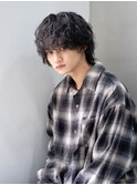 マッシュウルフとも相性の良い、シャドウパーマスタイル